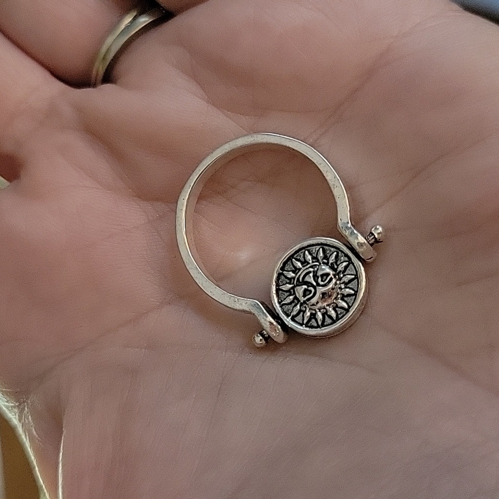 SUN AND MOON FLIP RING - Picture 4 of 5